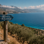 Où aller en Albanie : vue mer Ionienne depuis la route SH8