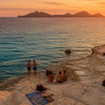 plage du petit nice marseille rochers blancs mer turquoise