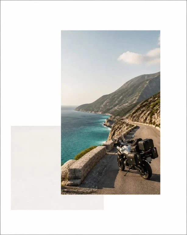 Road trip moto albanie sur la route côtière du col de Llogara avec vue sur la mer et les montagnes