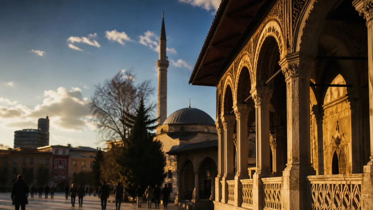 Mosquée Tirana Albanie : Et’hem Bey à Tirana, vue sur le dôme et le minaret